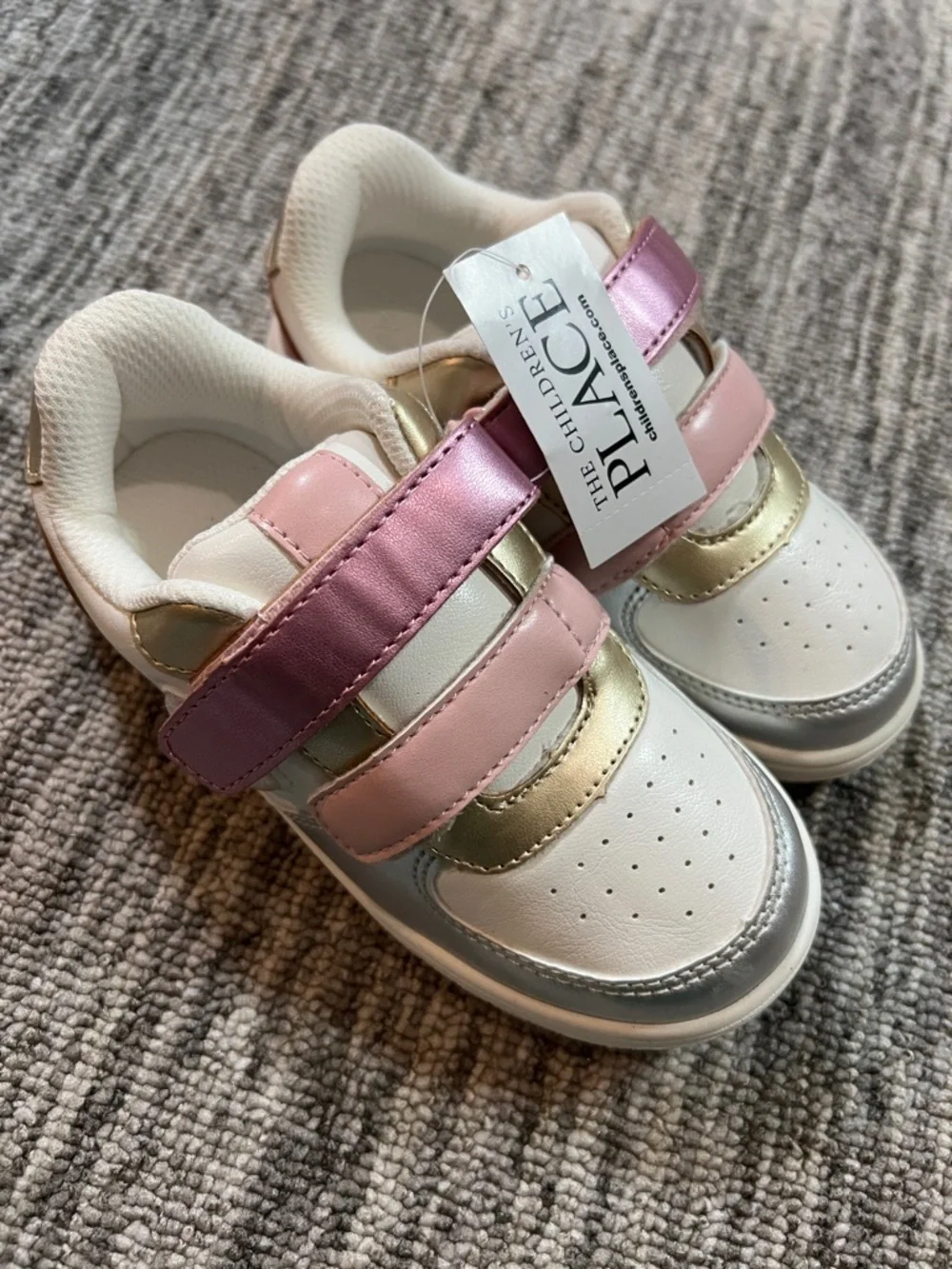 The Children's Place Toddler Girls Shakey Heart Low Top Sneakers Size